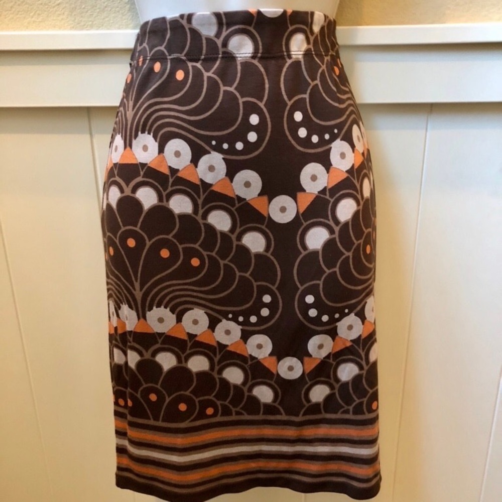 NWOT Studio M skirt. Sz Medium. Mint!